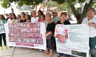 *Colectivo de desaparecidos de Coatzacoalcos adorna con esferas de sus seres queridos el árbol de la esperanza*