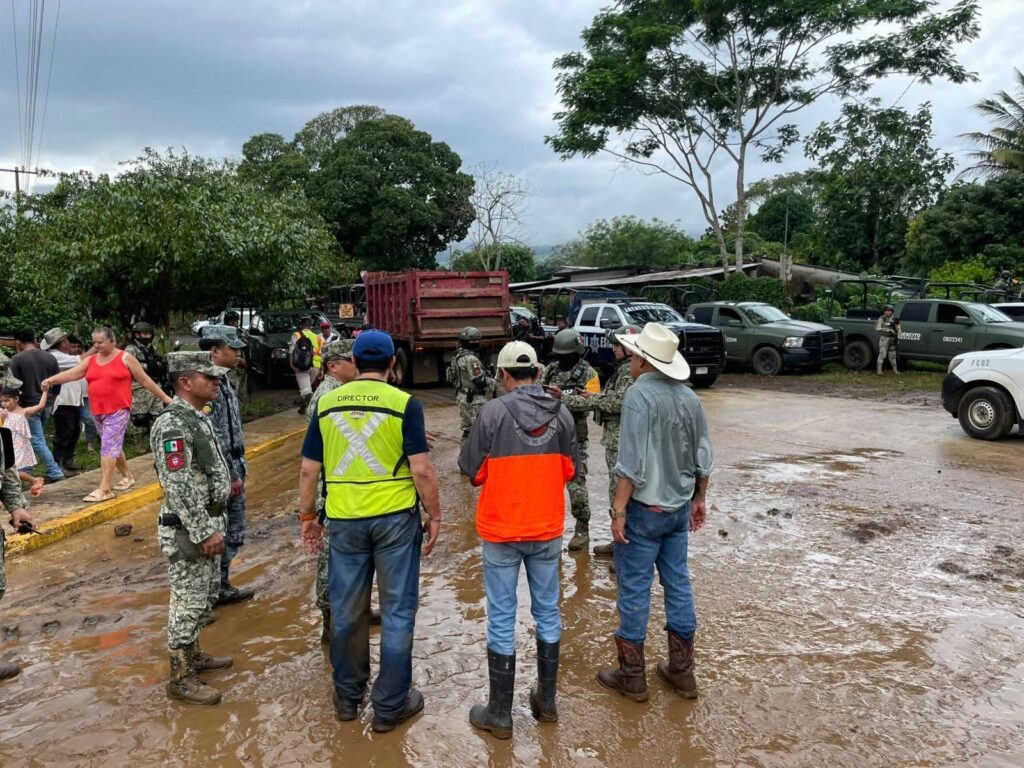 *Activan Plan DN-III-E en la localidad de La Palma de Catemaco tras severas inundaciones*