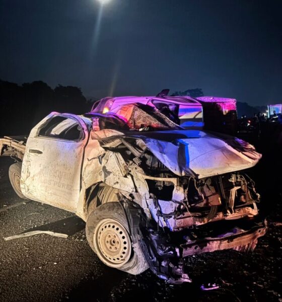 🚨 *Vuelca camioneta en la carretera federal 180 tramo San Andrés Tuxtla – Catemaco*