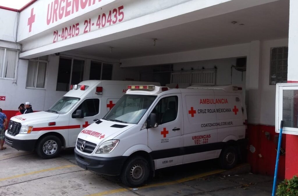 *Las ambulancias con las que cuenta la Cruz Roja Coatzacoalcos son de modelos antiguos, es difícil conseguir las refacciones para repararlas afectando la atención*