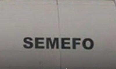 Hombre muere electrocutado al bajar del carro para abrirle la puerta a su esposa