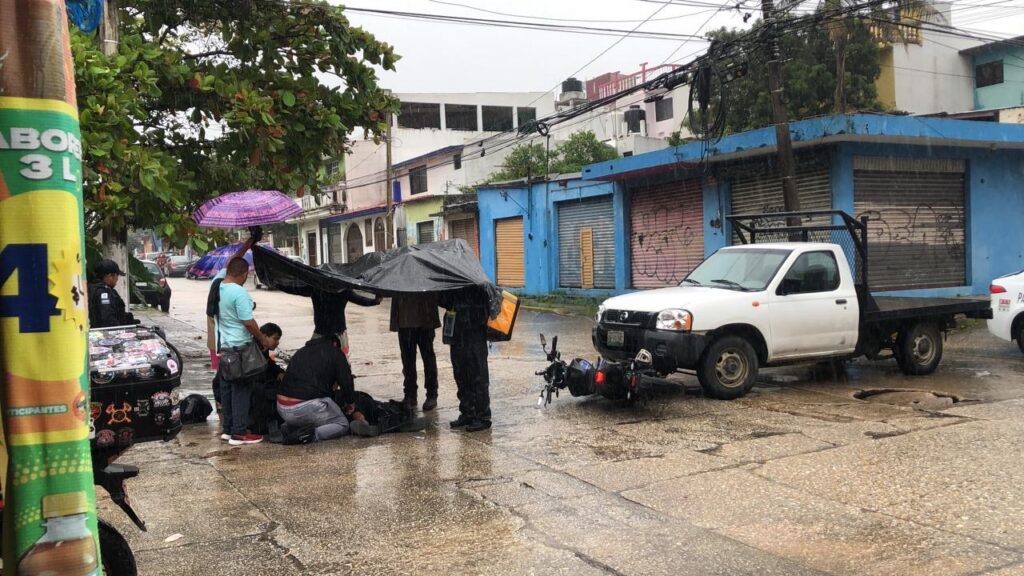 *Joven repartidor de DiDi fue arrollado por camioneta en la colonia Hernández Ochoa de Coatzacoalcos*