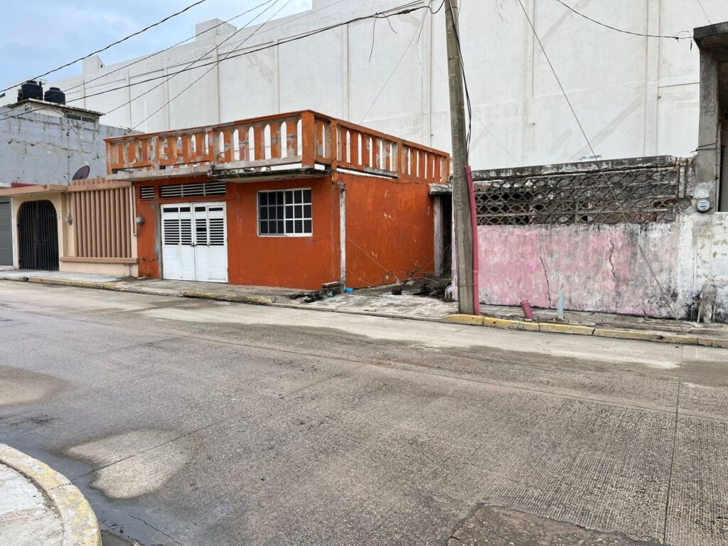 FGE asegura 300 mil pesos durante cateo a un domicilio en Coatzacoalcos