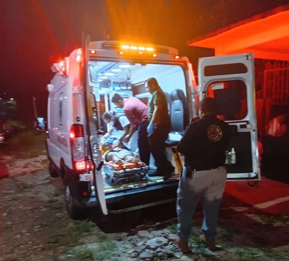 La cigüeña se adelantó: bebé nace en casa y moviliza a Protección Civil (PC) de Minatitlán.