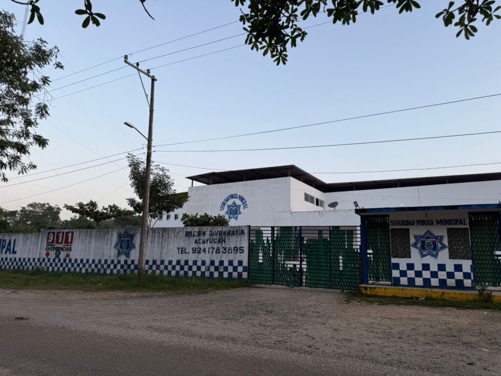 Se retiran alrededor de 60 marinos de Acayucan; seguridad municipal queda con solo 20 policías