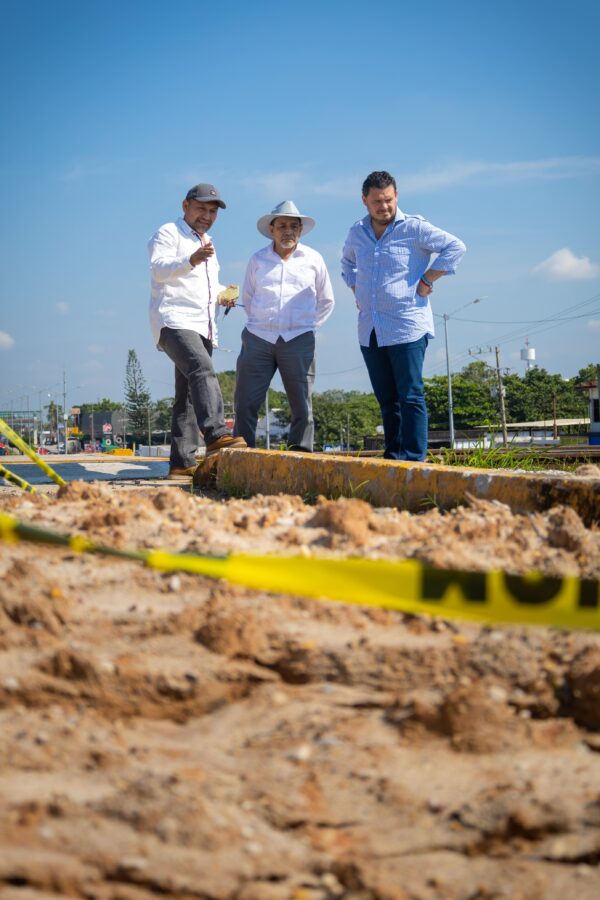 Alcaldes de Minatitlán y Cosoleacaque recorren puente de La Bomba y basurero de Las Matas