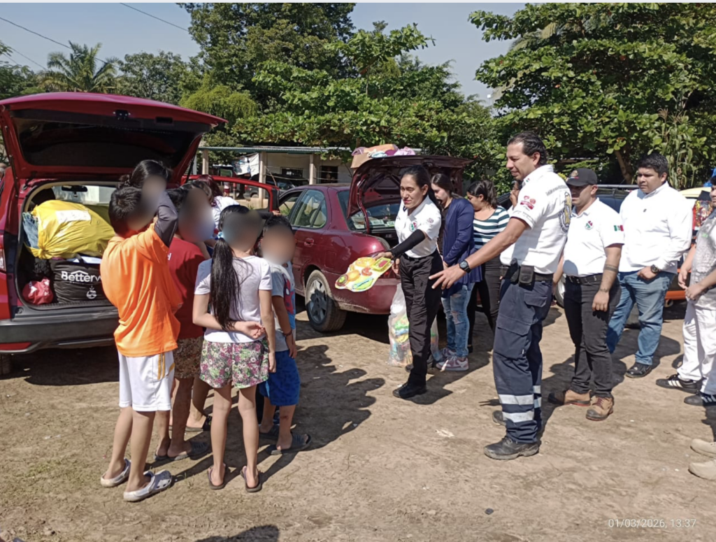 CNR Minatitlán lleva fiesta de Reyes a comunidades rurales y beneficia a cientos de niños   