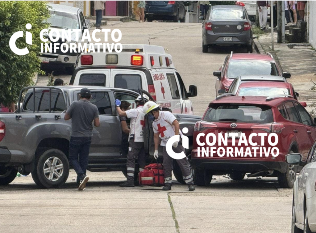 Accidente vial deja una mujer lesionada y cuantiosos daños en la colonia El Palmar