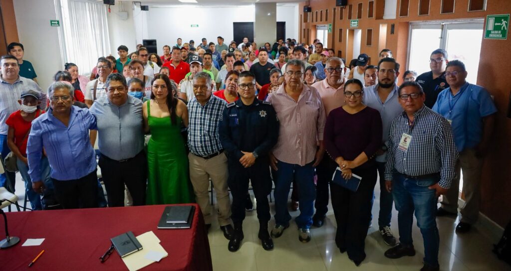Busca gobierno de Minatitlán reordenamiento de comerciantes fijos y semifijos