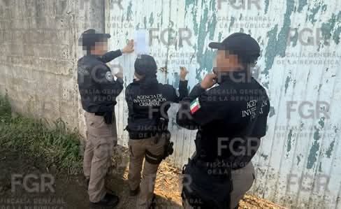 Decomisan en Coatzacoalcos más de 29 mil litros de hidrocarburo; FGR asegura bodega tras cateo