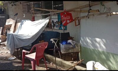 *Denuncian maltrato a cachorros en edificio abandonado de la Margarita Maza de Juárez, la mujer indigente tenía amarrados a los perritos*