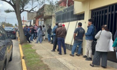 *Se registran largas filas para emplacar en Coatzacoalcos, la demanda se triplicó en esta segunda semana del 2026*