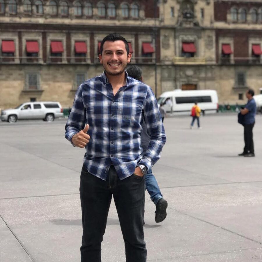 Con honores despiden a marino de Minatitlán caído en misión humanitaria en Texas