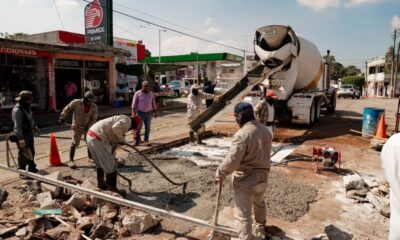 Supervisa alcalde de Minatitlán trabajos de reparación de concreto en diferentes áreas de la ciudad