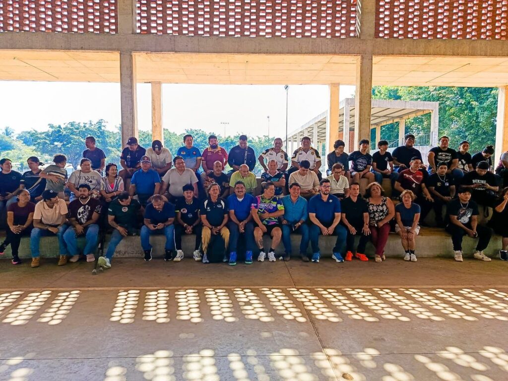 Gobierno de Minatitlán abre diálogo con entrenadores para impulsar el desarrollo deportivo