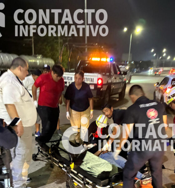 Dama en moto acabó inconsciente tras derrapar en el bulevar; cayó en un bache, según testigos