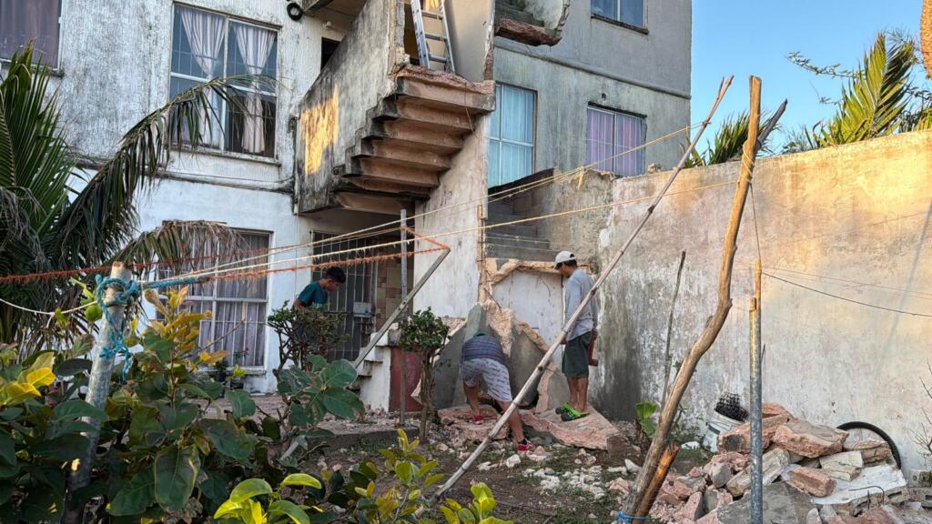 Cae quinta escalera del fraccionamiento Puerto Esmeralda de Coatzacoalcos