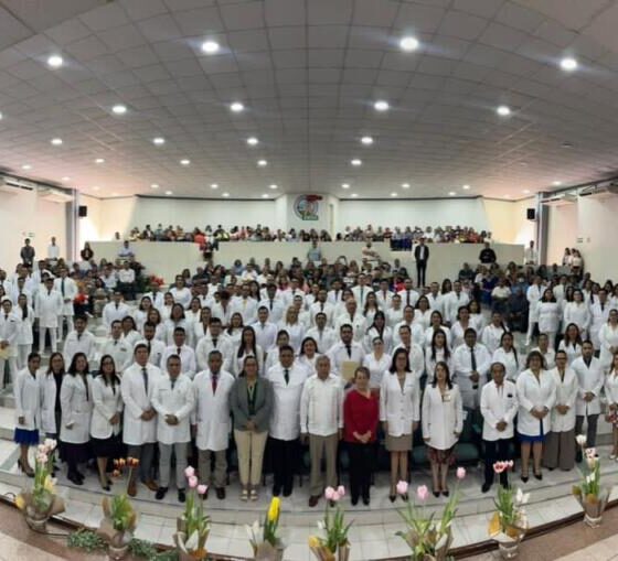 Realiza IMSS Veracruz Sur Ceremonia de Clausura a Médicos Residentes 2026