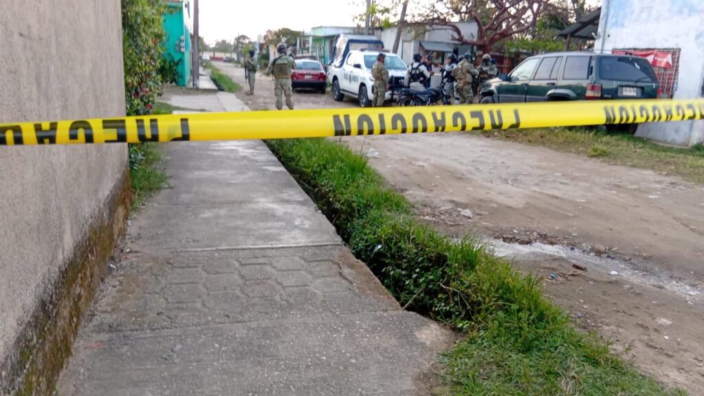 Ejecutan a masculino frente a su domicilio en la colonia Progreso y Paz de Coatzacoalcos