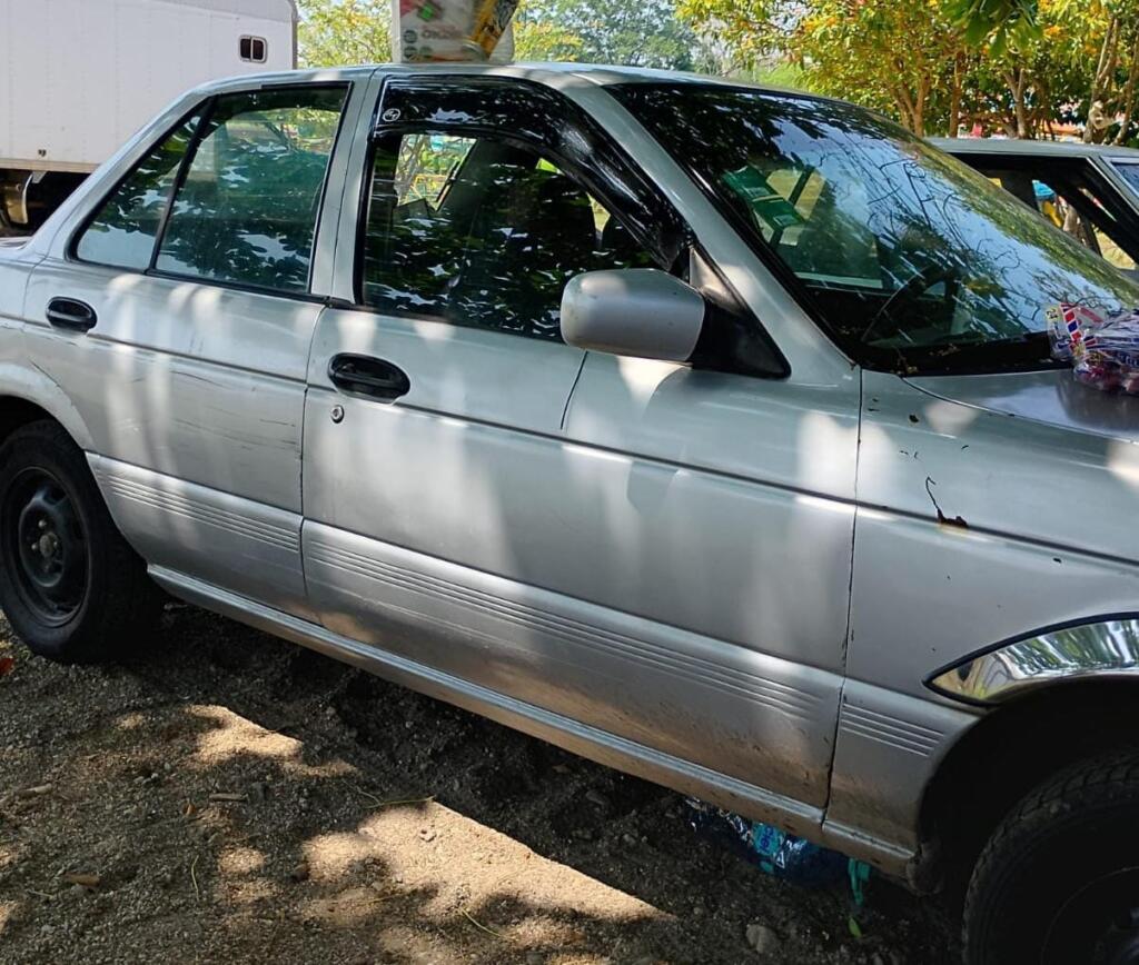 Desaparece vehículo durante la madrugada en la colonia Guayacanal