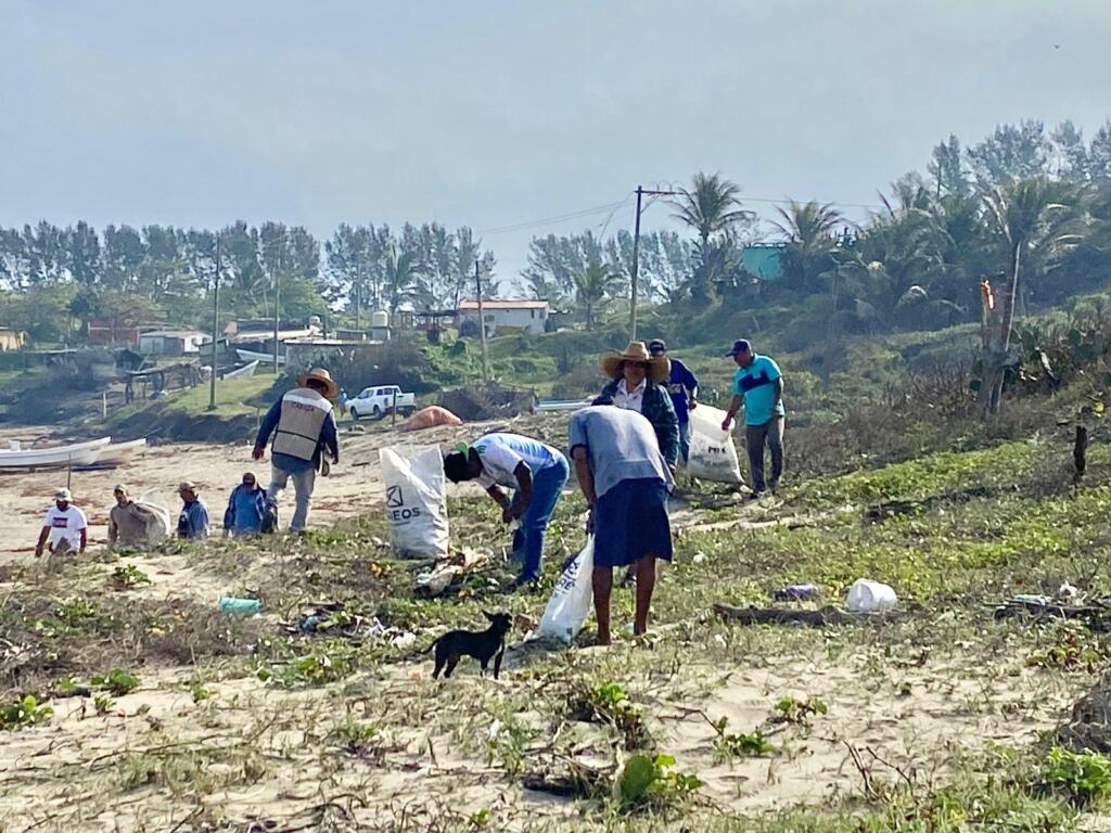 CLAM, activistas, estudiantes y población en general limpiarán la playa de Coatzacoalcos.