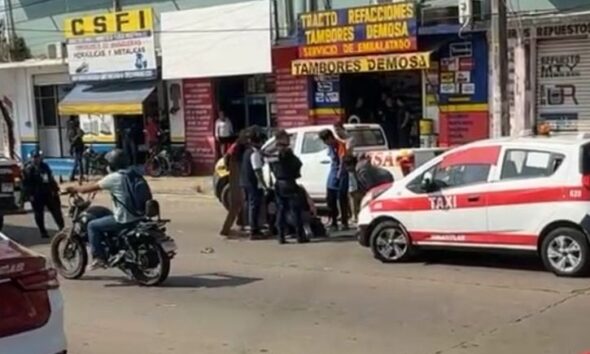 Mujer resulta lesionada tras ser atropellada por taxista en el bulevar Instituto Tecnológico