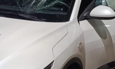 *Sujeto agresivo daña cinco v vehículos afuera del Hospital General de Zona 36 del IMSS de Coatzacoalcos*