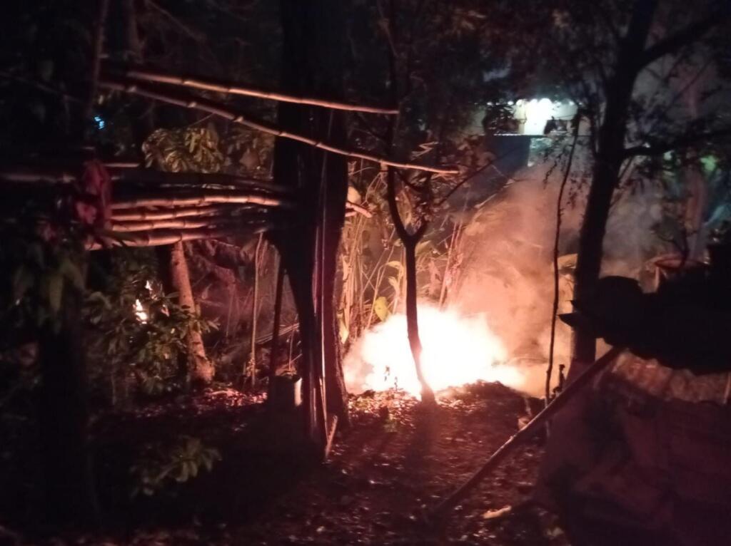 Alarma por fuego en vivienda resulta ser quema de desechos fuera de control