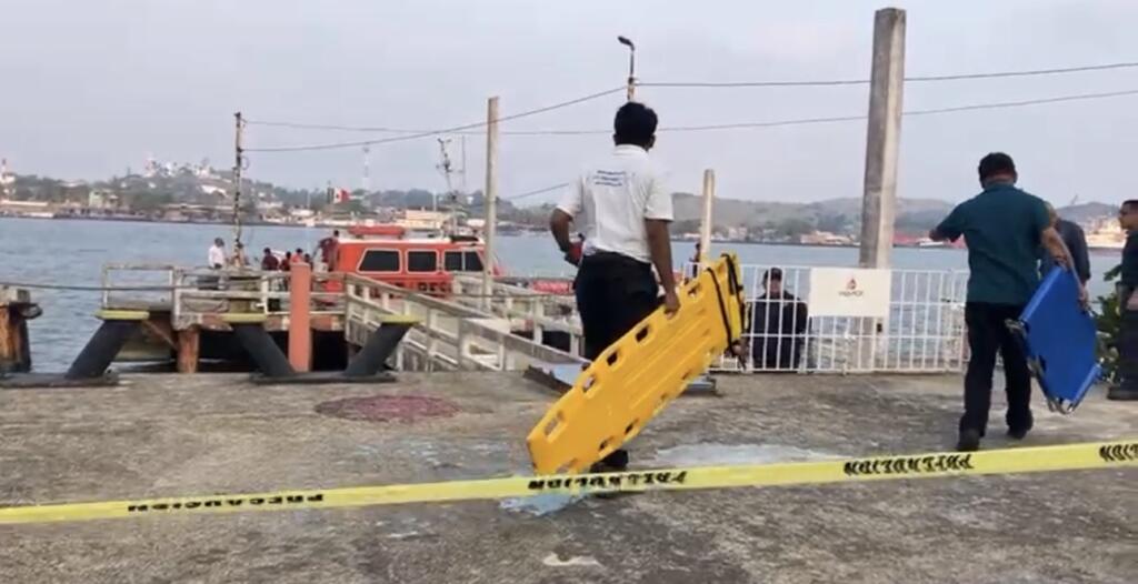 Hallan sin vida a estudiante de la Martín Alor tras desaparecer en el mar de Coatzacoalcos