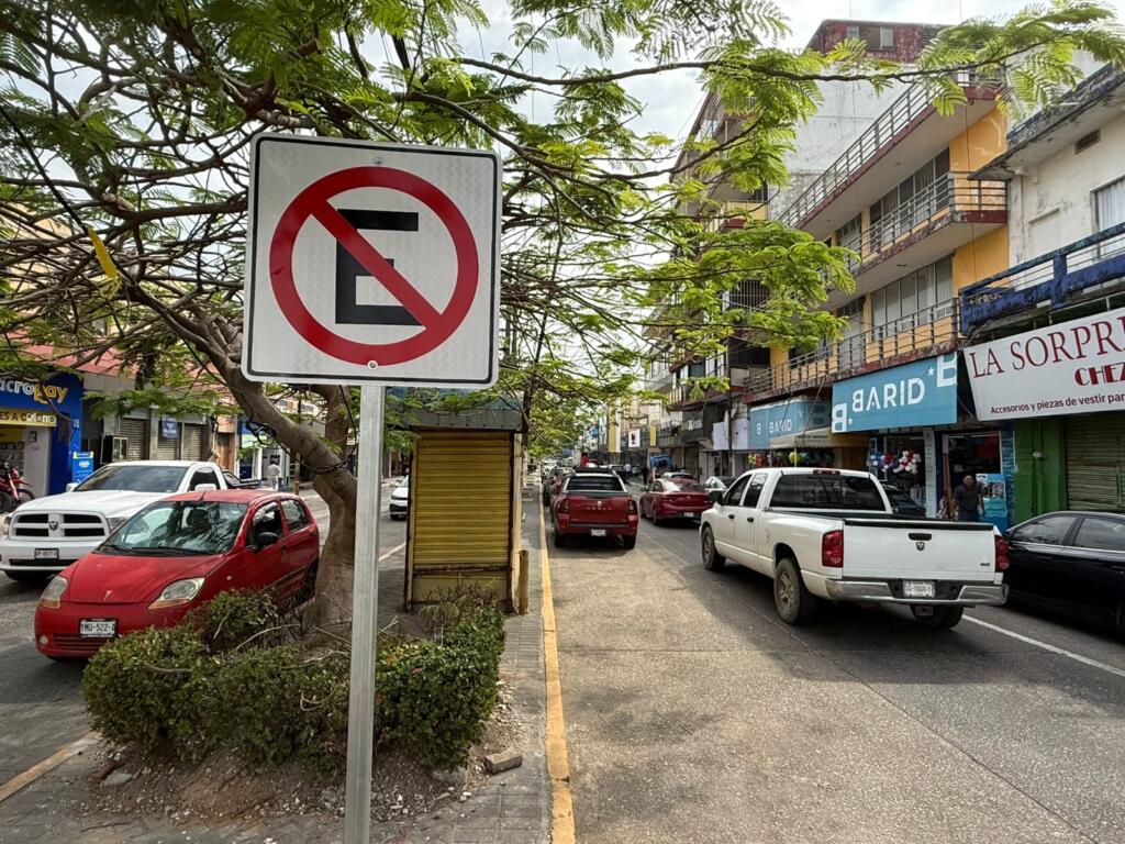 *Colocarán arañas inmovilizadoras de autos a quienes no respeten el señalamiento de no estacionarse en el centro de Coatzacoalcos*