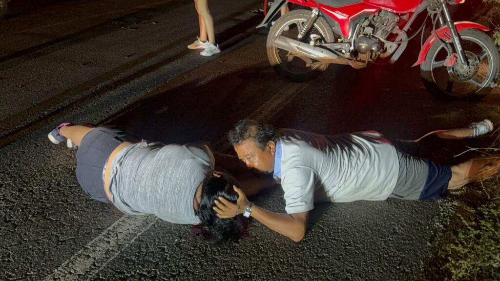 Fallece en el hospital de Coatzacoalcos, mujer que sufrió accidente en motocicleta cerca del puente de Oluta, esto por caer en uno de los tantos baches.