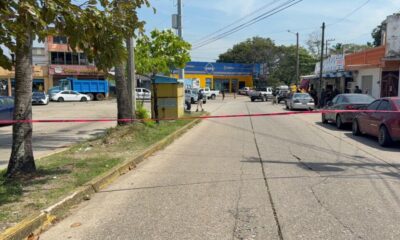 *Se enfrentan policías municipales con delincuentes en Coatzacoalcos, los sujetos armados intentaban ejecutar a una persona, pero se toparon con los elementos*