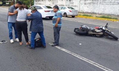 Pareja en moto es arrastrada tras fuerte choque en el bulevar Instituto Tecnológico