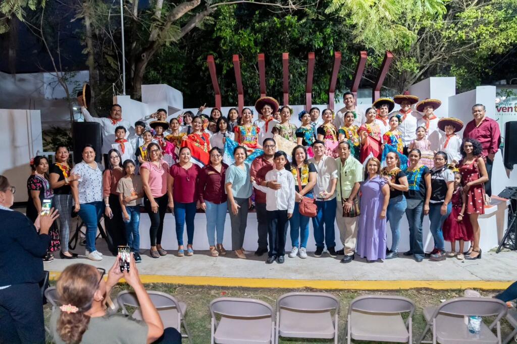 Clausura con éxito el Festival del Día Internacional del Libro en Minatitlán