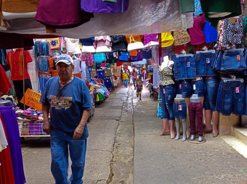 Gobierno Municipal impulsa reordenamiento del comercio informal