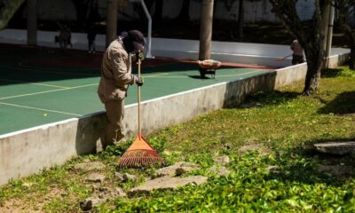 Gobierno de Minatitlán realiza mantenimiento en espacios públicos deportivos