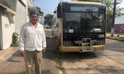 Chofer de Quetzalli desvía ruta para salvar a mujer con síntomas de preinfarto en Coatzacoalcos. El conductor es originario de Villa Allende
