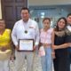 Reconocen al conductor de Quetzalli que desvió su ruta para llevar al hospital a mujer que se sintió mal en Coatzacoalcos
