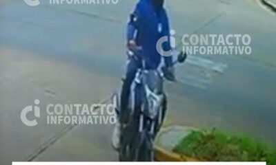 (+Video) Captan a motociclistas sospechosos rondando y dañando cámaras en pleno Centro de Minatitlán