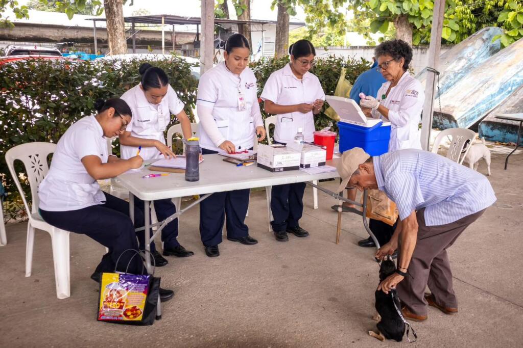Minatitlán se suma a la Primera Semana Nacional de Vacunación Antirrábica