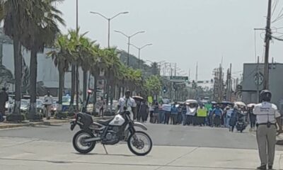 Comunidad de la UPAV se manifiesta en Coatzacoalcos; exigen pagos y respeto laboral