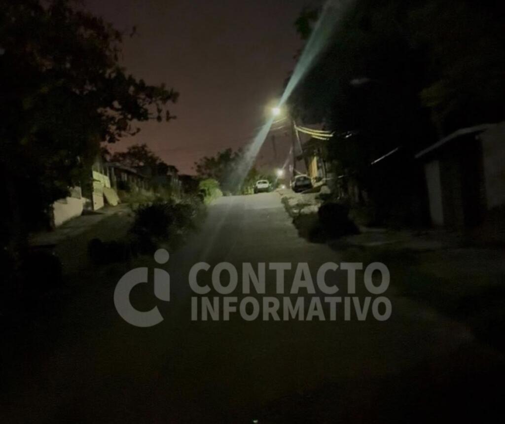 Hartazgo por apagones en Minatitlán; familias pasan hasta 12 horas sin energía eléctrica