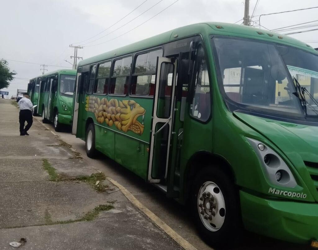 Arranca revista vehicular en Coatzacoalcos, urbaneros comienzan a acudir a revisar estado físico y mecánico de sus unidades
