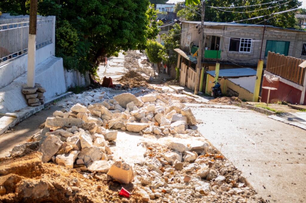 (+VIDEO) Drenaje en Minatitlán, en crisis: 70% de la red está obsoleta y ya preparan rehabilitación por zonas: Alcalde.