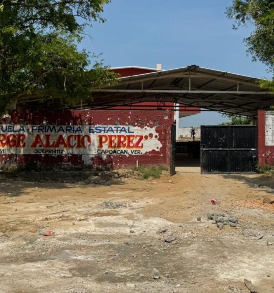 Logran destrabar acceso a escuela Jorge Alacio Pérez en Capoacan; paso será restringido y con condiciones