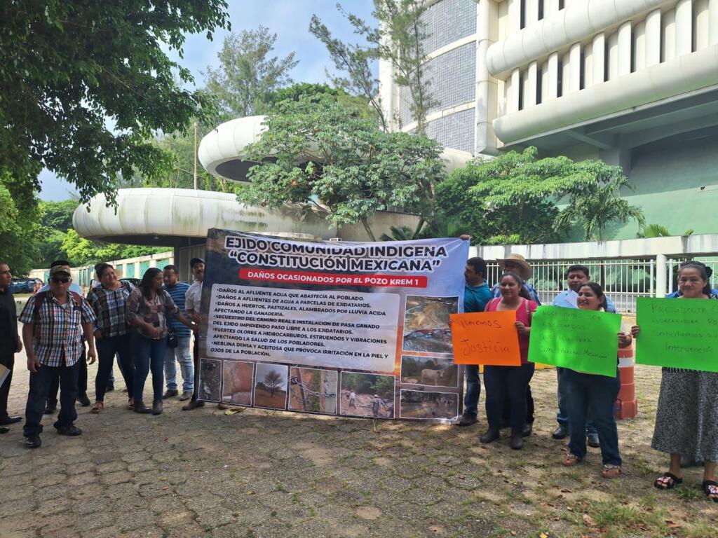 Habitantes de comunidades de Las Choapas, exigen pagos por afectaciones de incendio del Pozo Krem 1
