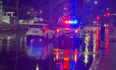 Decenas de vehículos quedan varados en las calles de Coatzacoalcos durante tormenta