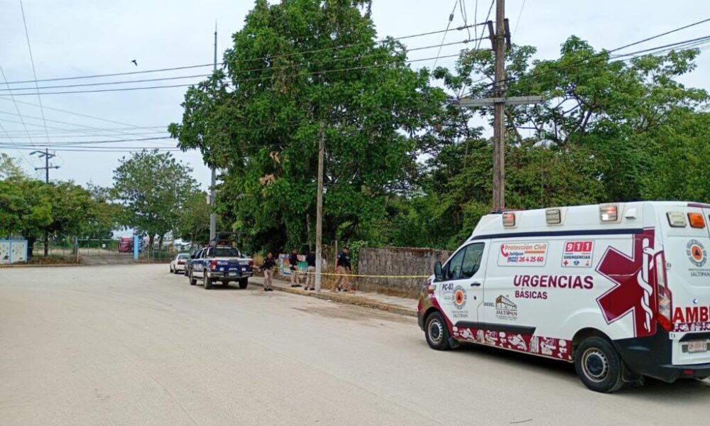 Hallan sin vida a un hombre en un terreno baldío de Jáltipan