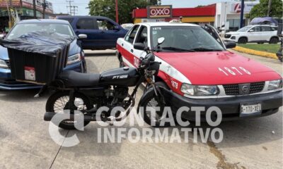 Motociclista resulta lesionado tras corte de circulación de taxi en Minatitlán