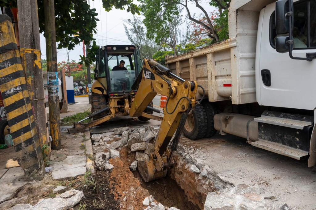 Continúan trabajos de mantenimiento en la red de drenaje